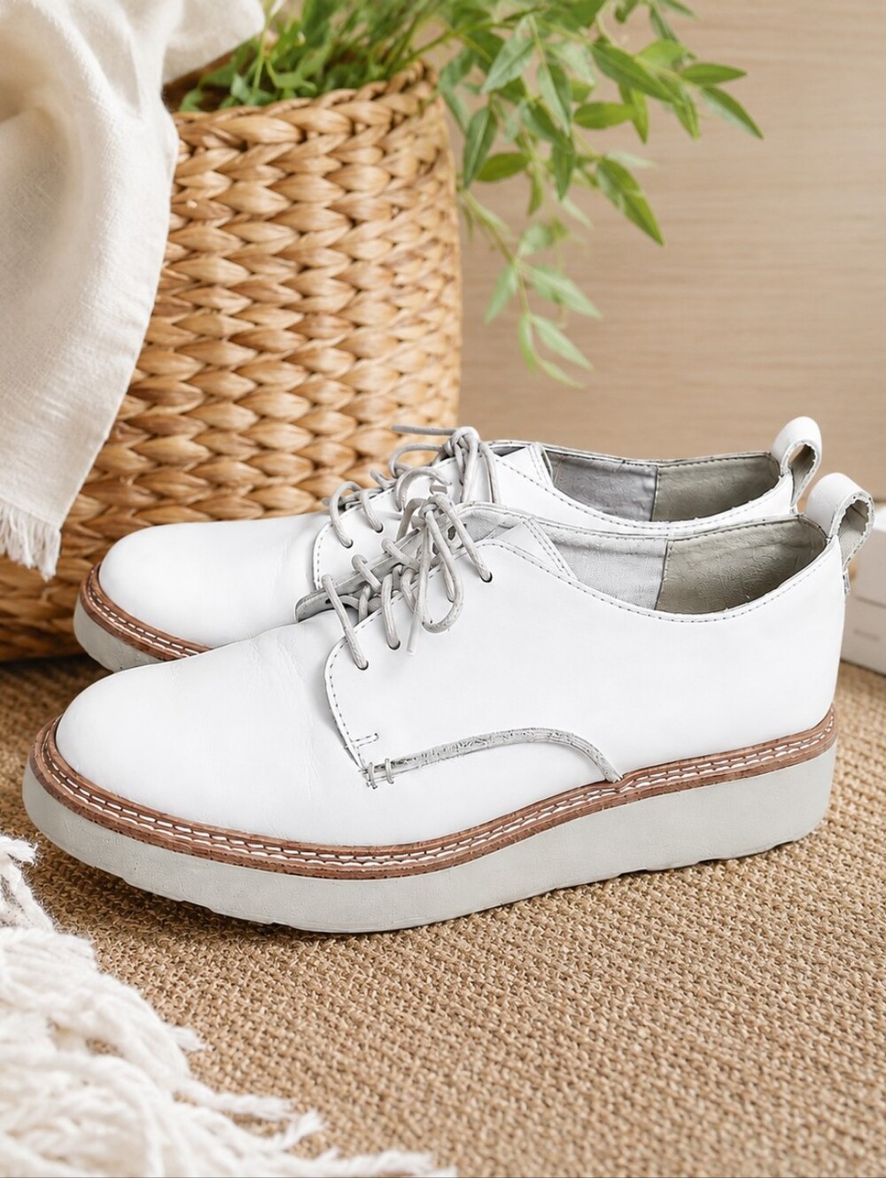 Clarks Off White/White Platform Oxford Lace Up Derby Shoes Leather Womens